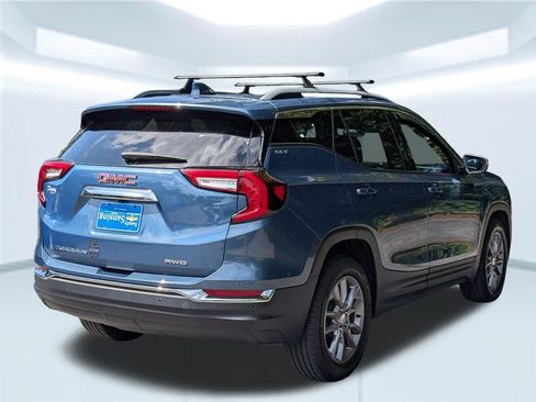 Used 2024 GMC Terrain SLT w/ LPO, Floor Liner Package AWD/4WD image 6