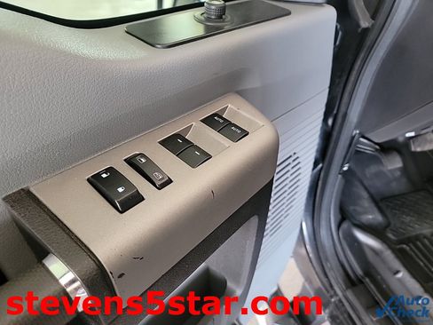 Used 2015 Ford F250 XLT w/ XLT Value Package image 12