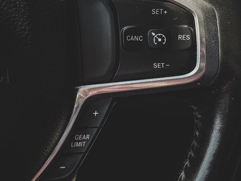 Used 2022 RAM 1500 Laramie AWD/4WD image 12