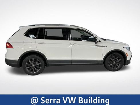 Certified 2022 Volkswagen Tiguan SE w/ Panoramic Sunroof Package image 6