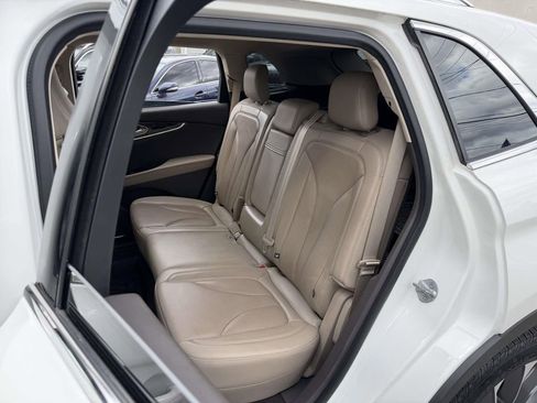 Used 2022 Lincoln Nautilus Reserve AWD/4WD image 19
