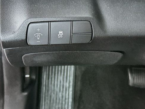 Used 2024 Hyundai Elantra Limited FWD image 16