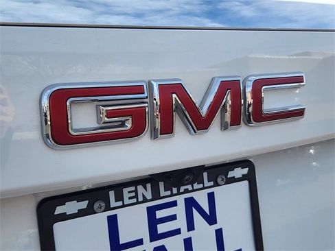 Used 2025 GMC Yukon XL Elevation image 15