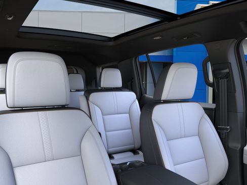 New 2026 Chevrolet Traverse High Country FWD image 24