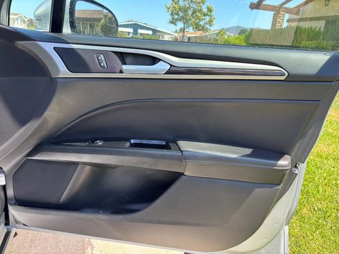 Used 2014 Ford Fusion SE w/ Equipment Group 202A FWD image 12