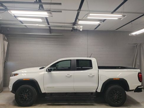 New 2026 GMC Canyon Elevation w/ Convenience Package image 15