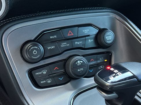 Used 2023 Dodge Challenger R/T w/ Shaker Package image 18