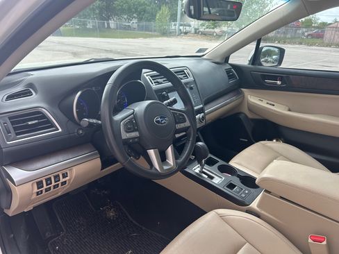 Used 2017 Subaru Outback 2.5i Limited image 12