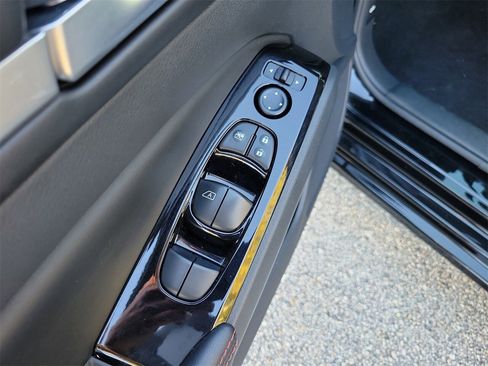 Used 2025 Nissan Altima 2.5 SR image 14