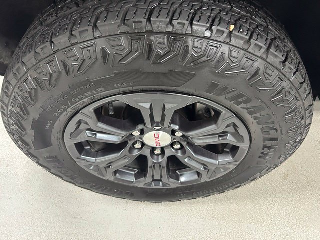 Used 2023 GMC Canyon Elevation w/ Elevation Premium Package AWD/4WD image 9