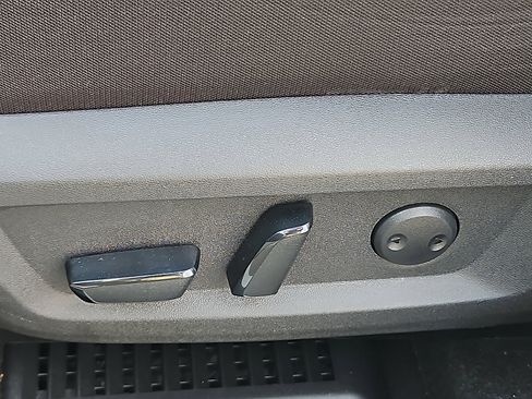 Certified 2023 Nissan Rogue SV image 25