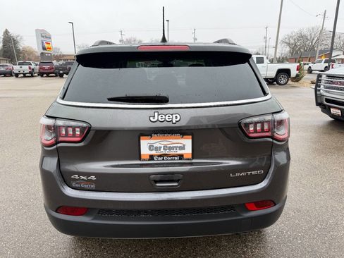 Used 2018 Jeep Compass Limited AWD/4WD image 4
