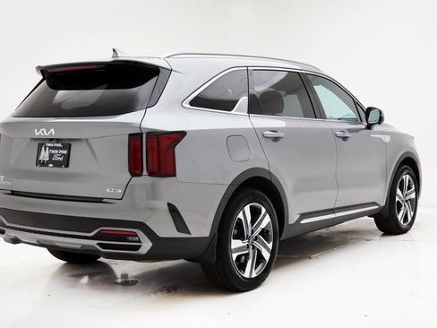 Used 2023 Kia Sorento SX Prestige image 9