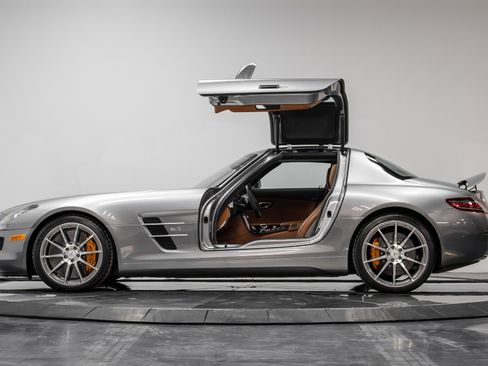 Used 2012 Mercedes-Benz SLS AMG Coupe image 30