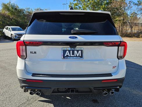 Used 2025 Ford Explorer ST image 12