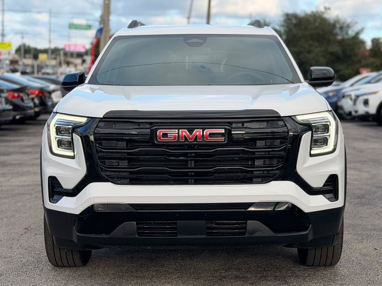 Used 2026 GMC Terrain Elevation w/ Elevation Premium Package FWD image 3