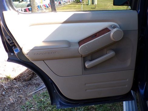 Used 2008 Ford Explorer Eddie Bauer image 38