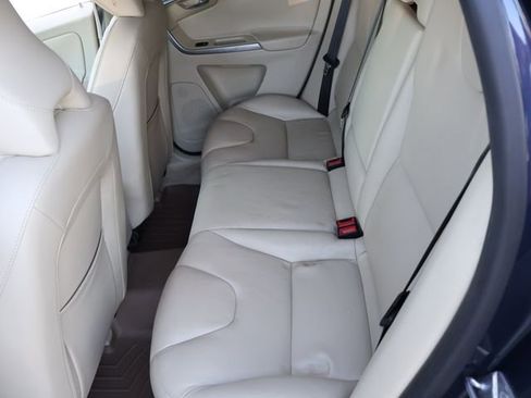 Used 2015 Volvo XC60 T5 Premier w/ Proximity Package image 12