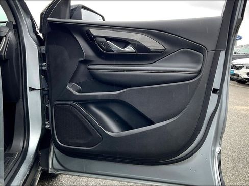 Used 2024 GMC Terrain AT4 image 11