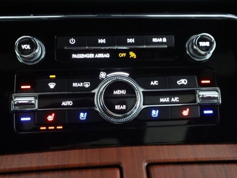 Used 2023 Lincoln Navigator L Reserve AWD/4WD image 25