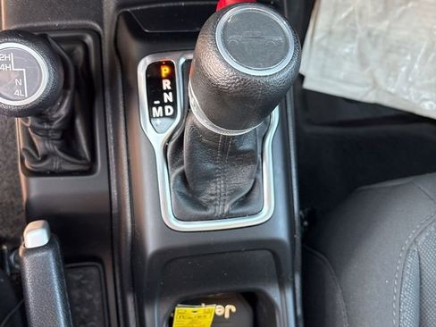 Used 2022 Jeep Gladiator Sport image 34