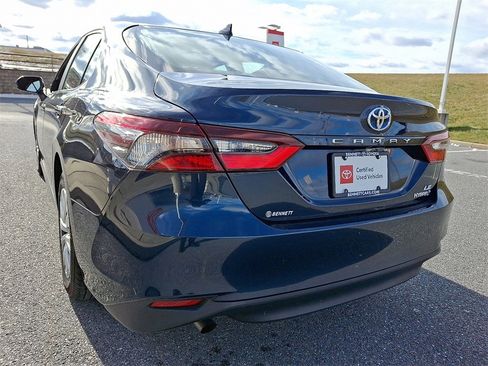 Certified 2021 Toyota Camry LE image 8
