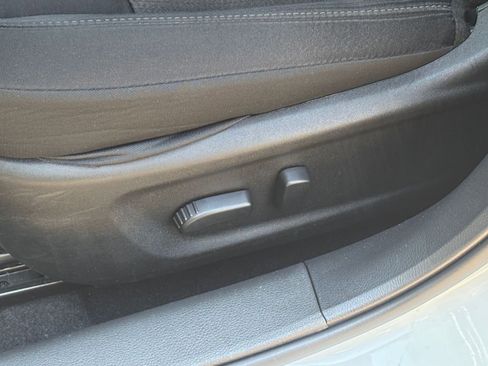 Used 2025 Nissan Altima 2.5 SV FWD image 22