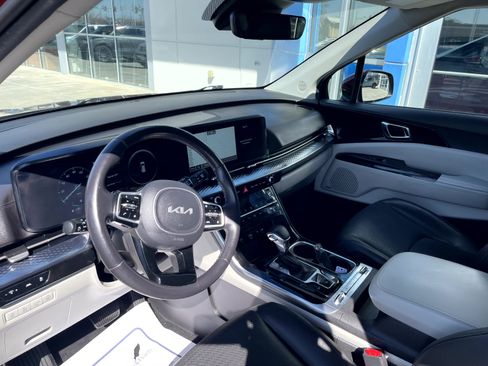 Used 2024 Kia Carnival SX Prestige image 13