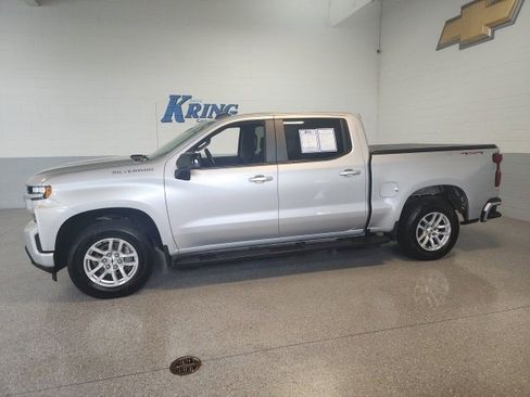 Certified 2022 Chevrolet Silverado 1500 RST image 2