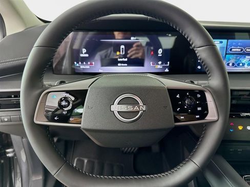 Certified 2025 Nissan Murano SV image 13