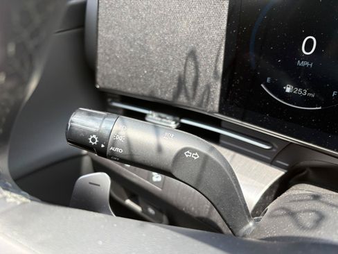 Used 2026 Hyundai Kona SEL Premium FWD image 33