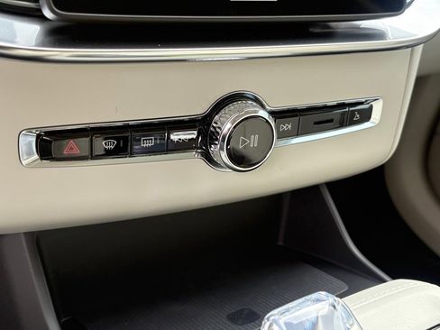 New 2026 Volvo XC90 B6 Ultra w/ Lounge Package image 17