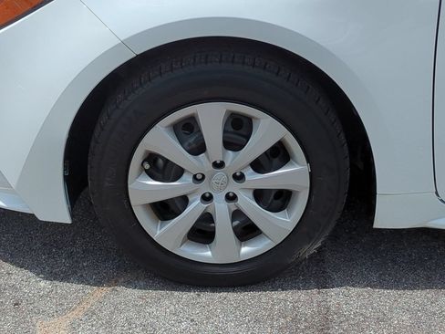 Used 2024 Toyota Corolla LE FWD image 11