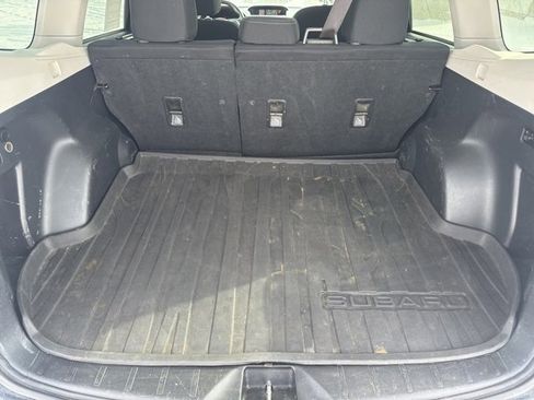 Used 2018 Subaru Forester 2.5i Premium w/ All-Weather Package image 11