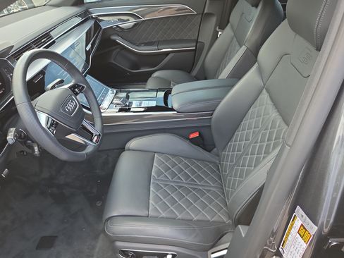 Used 2025 Audi S8 AWD/4WD image 5