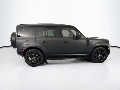 Used 2024 Land Rover Defender 110 X-Dynamic SE AWD/4WD image 4