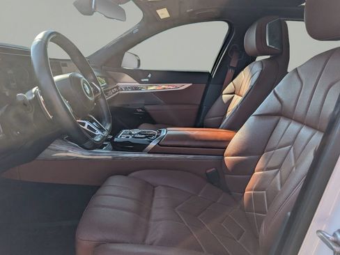 Used 2023 BMW 740i RWD image 17