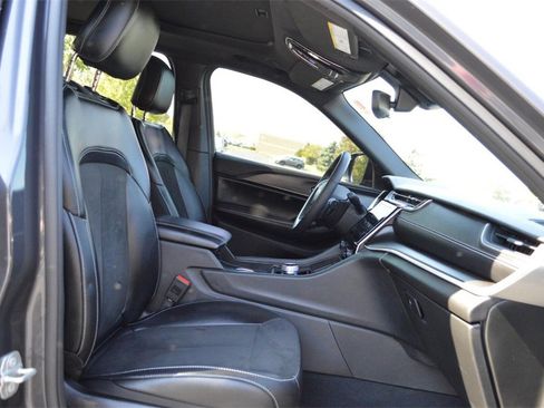 Used 2023 Jeep Grand Cherokee Altitude image 30