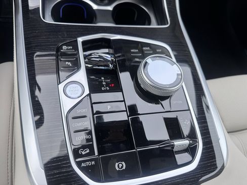 Used 2026 BMW X7 xDrive40i w/ Executive Package image 10