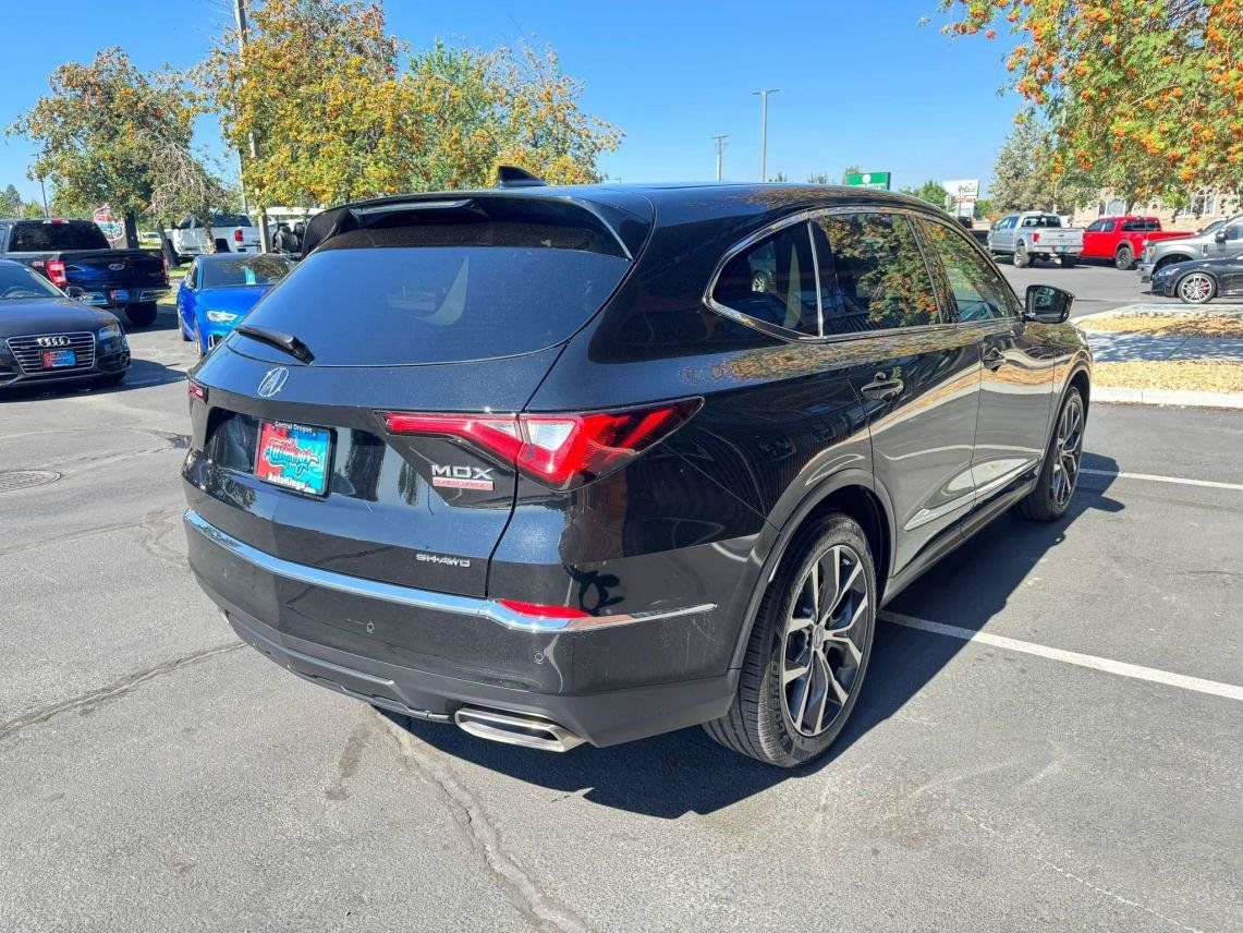 Used 2023 Acura MDX w/ Technology Package AWD/4WD image 5