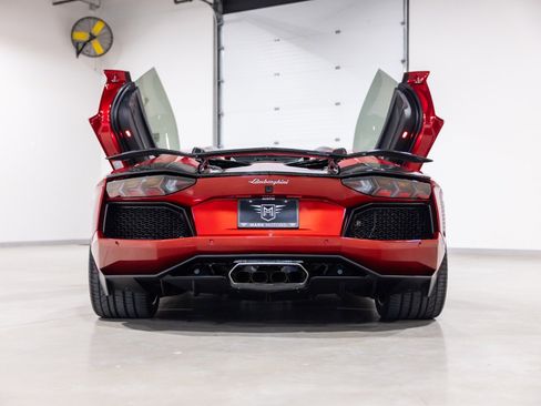 Used 2016 Lamborghini Aventador LP 700-4 AWD/4WD image 5