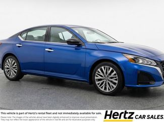 Used 2025 Nissan Altima 2.5 SV video 1