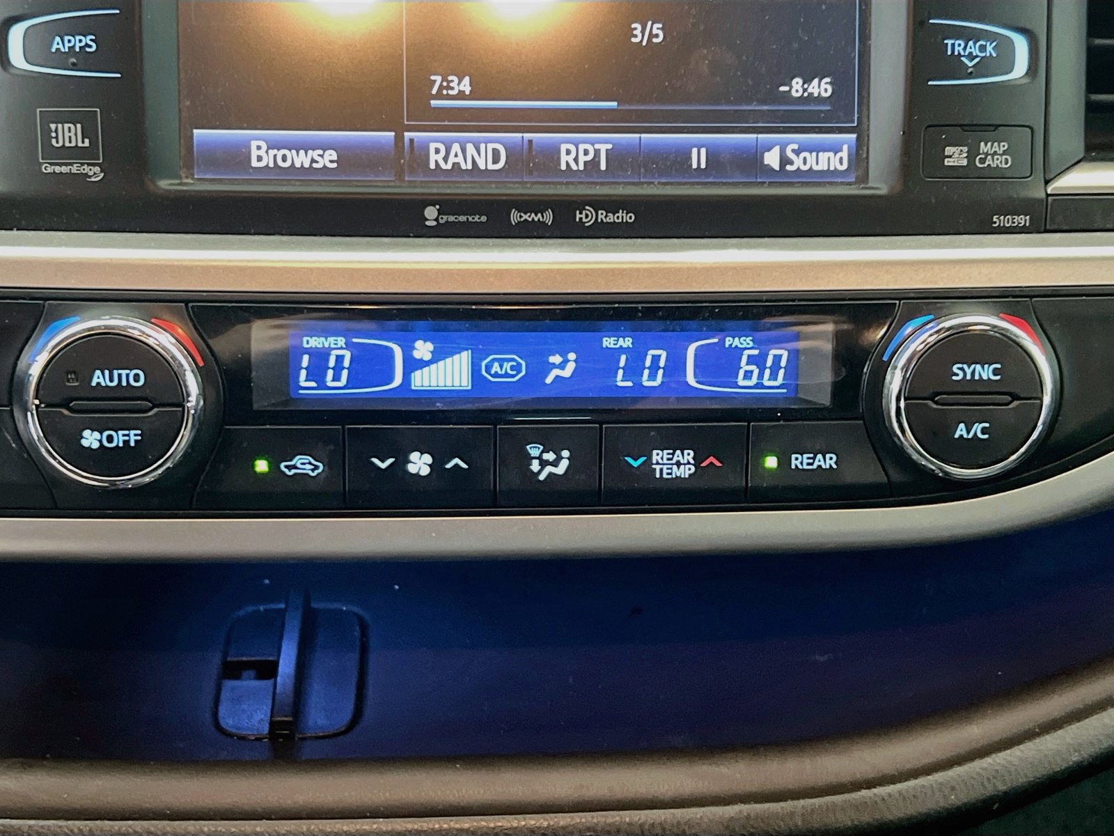 Used 2019 Toyota Highlander Limited FWD image 11