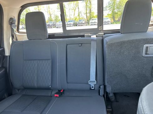 Used 2018 Nissan Titan SV w/ SV Convenience Package AWD/4WD image 33