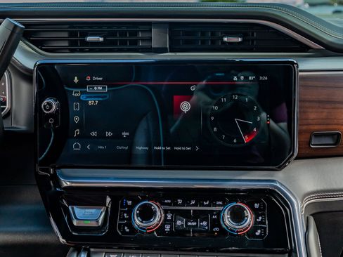 Used 2024 GMC Sierra 3500 Denali Ultimate image 24