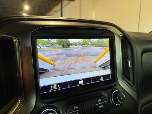 Used 2020 Chevrolet Silverado 1500 LT w/ Texas Edition image 16