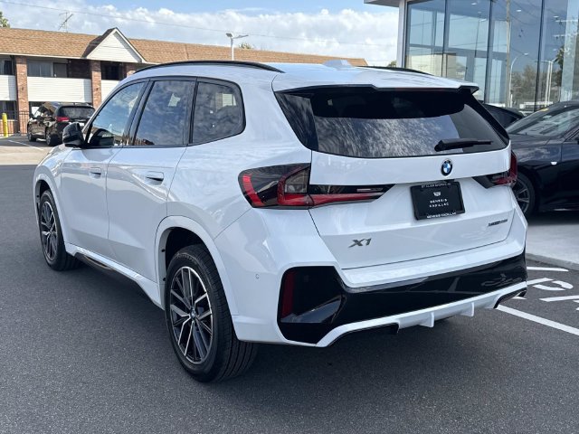 Used 2023 BMW X1 xDrive28i w/ M Sport Package AWD/4WD image 8
