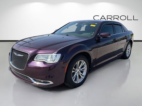 Used 2021 Chrysler 300 Touring L image 7