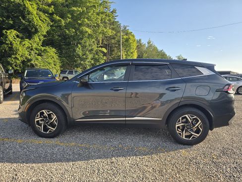 Used 2023 Kia Sportage LX AWD/4WD image 2