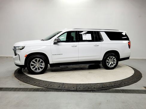 Used 2023 Chevrolet Suburban Premier image 4
